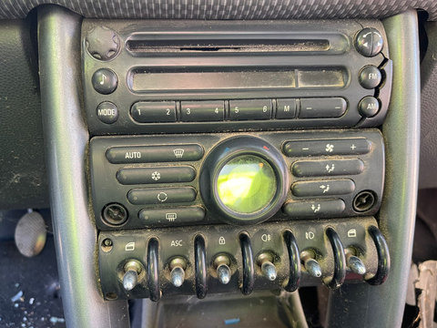 Unitate Radio CD Player cu Defect Mini Cooper R50 R53 2001 - 2006