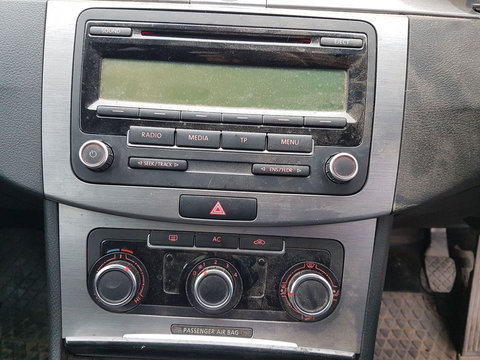 Unitate Radio CD Player VW Passat B7 2010 - 2015