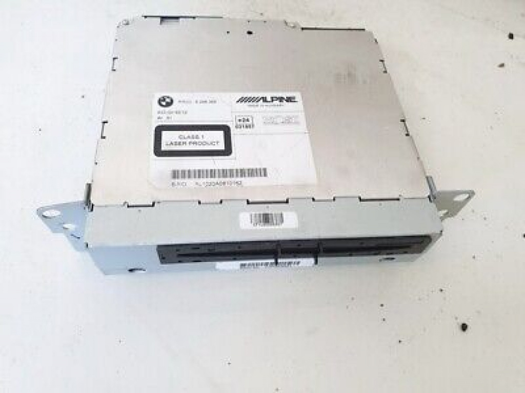 Unitate radio DVD F10,cod E24031857 BMW F10 an 2010 cod piesa E24031857 NR636