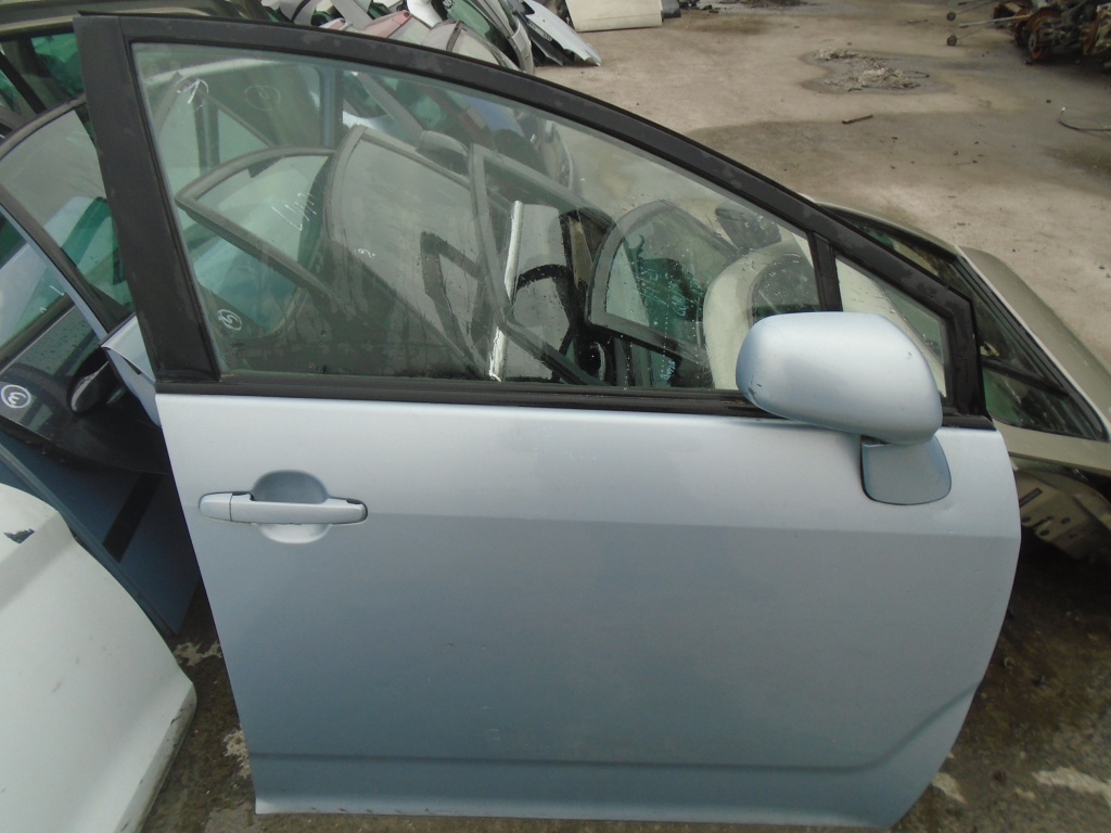 Usa dreapta fata completa Toyota Verso din 2007 fara oglinda