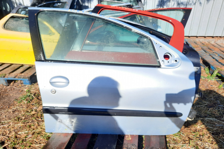 Usa dreapta fata electrica Peugeot 206 Hatchback (argintiu)