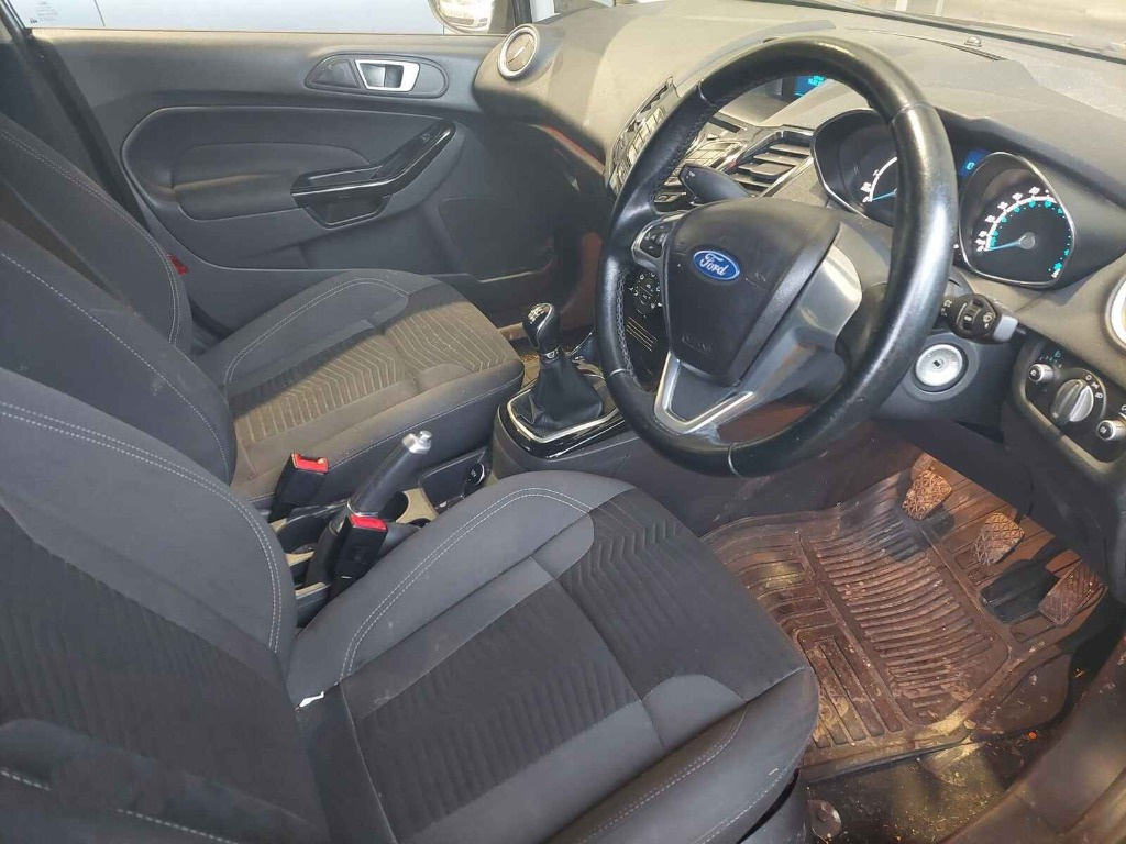 Usa dreapta fata Ford Fiesta 6 2013 HATC