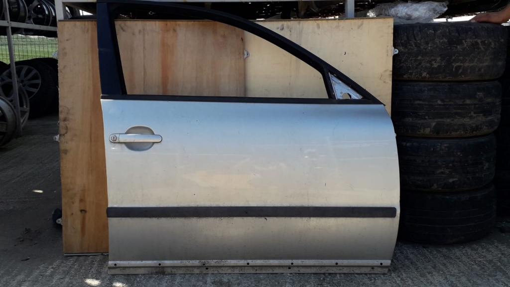 Usa dreapta fata gri VW Passat B5.5!!!