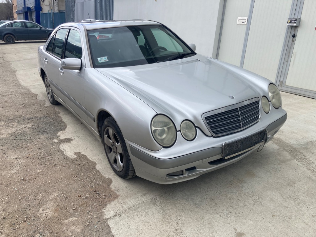 Usa dreapta fata Mercedes E-Class W210 2006 Limuzina 2.2 CDI