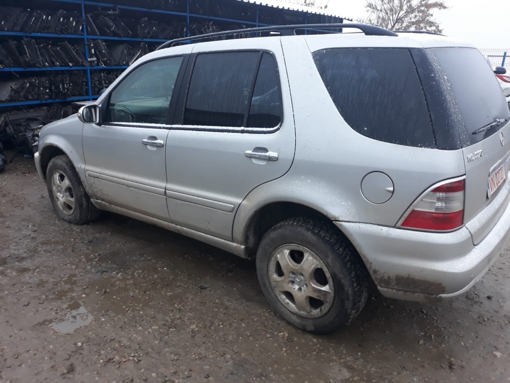 Usa dreapta fata Mercedes M-CLASS W163 2