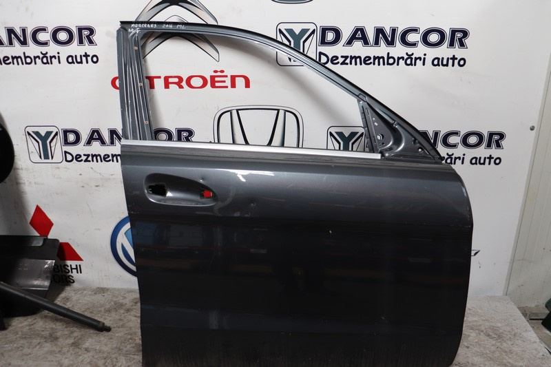 USA DREAPTA FATA MERCEDES ML / PREZINTA INDOITURI / GOALA , FARA ACCESORII