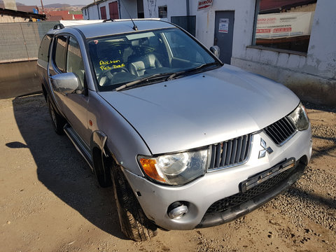 Usa Dreapta Fata Mitsubishi L200 2006 - 2010 SUV Argintiu