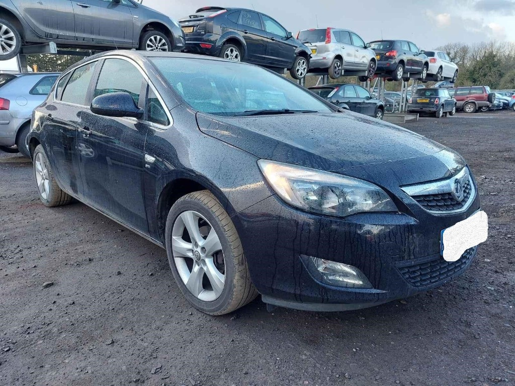 Usa dreapta fata Opel Astra J 2011 HATCHBACK 1.4i A14XER