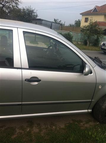 Usa Dreapta Fata Skoda Fabia Hatchback Si Berlina
