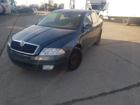 Usa dreapta fata skoda octavia 2 an 2007 motor 2.0 (cod motor bcd)