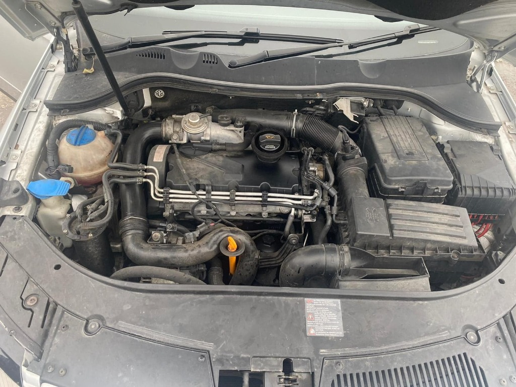 Usa dreapta fata Volkswagen Passat B6 2007 berlina 1,9