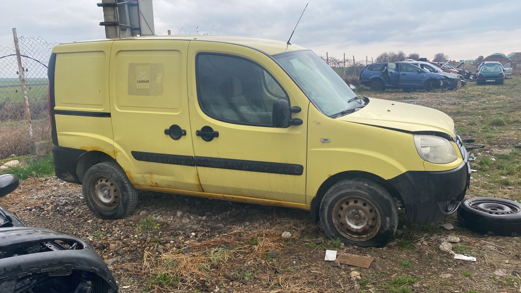 Usa dreapta spate complet echipata Fiat 