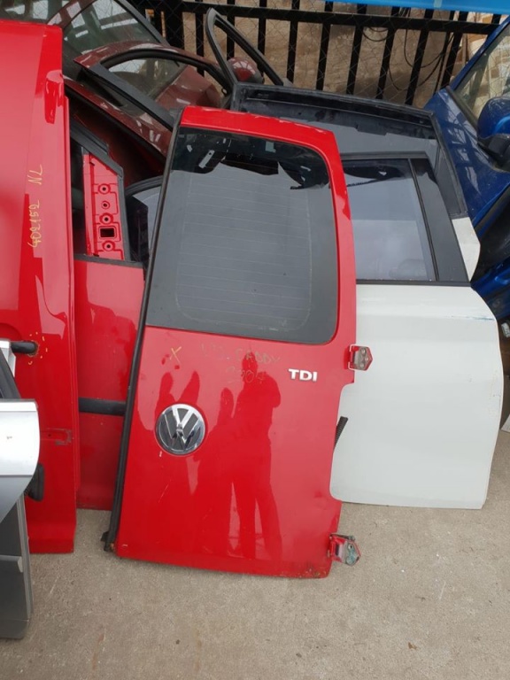 Usa dreapta spate cu geam Vw Caddy culoare rosie