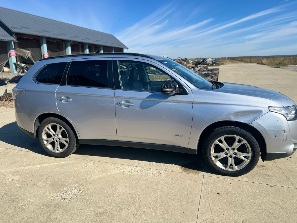 Usa dreapta spate Mitsubishi Outlander 3 2.2 D 2013 4N14