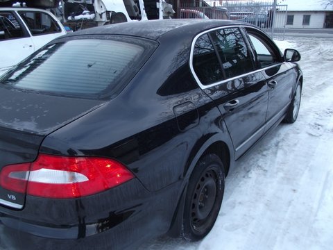 Usa dreapta spate Skoda Superb 2010 berlina 3.6