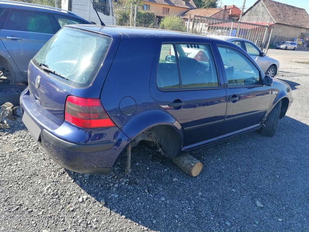 Usa dreapta spate Volkswagen Golf 4(IV) 2003 1.4 Benzina Cod motor BCA 75CP/55KW