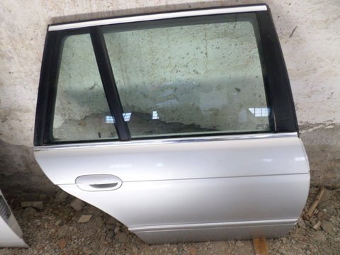 Usa dreapta stanga spate BMW E39 combi ( macara geam broasca boxa oglinda motoras se vinde separat)
