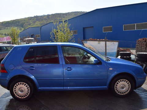 Usa fata dreapta VW Golf 4 519