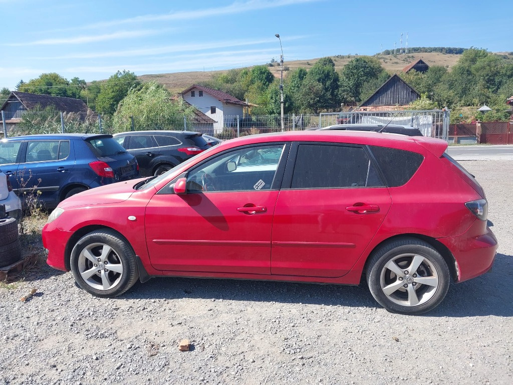 Usa fata Mazda 3 2006 1.6 Benzina 105CP/77KW