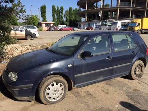 Usa Fata VW Golf 4 din 2002