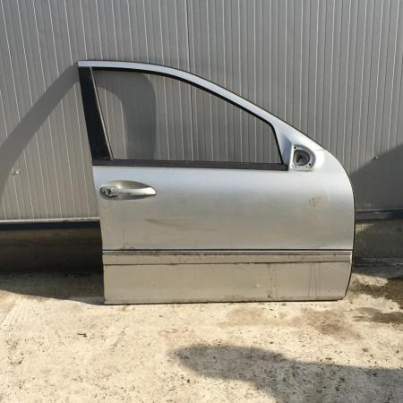 Usa Mercedes W203 c220 dreapta fata gri , argintie