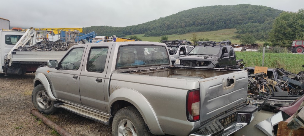 Usa nissan navara pathfinder