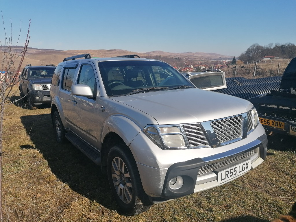 Usa nissan navara pathfinder