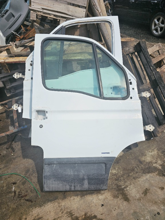 Usa portiera dreapta fata Iveco Daily an 2008 originala din dezmembrări