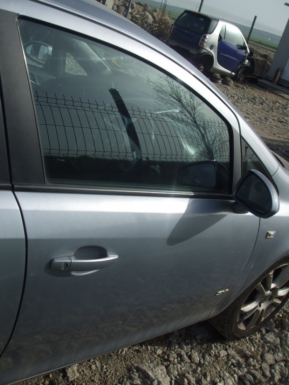 Usa portiera dreapta fata Opel Corsa D 4 usi culoa