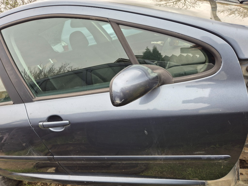 Usa portiera dreapta fata PEUGEOT 307 fabr 2002 --