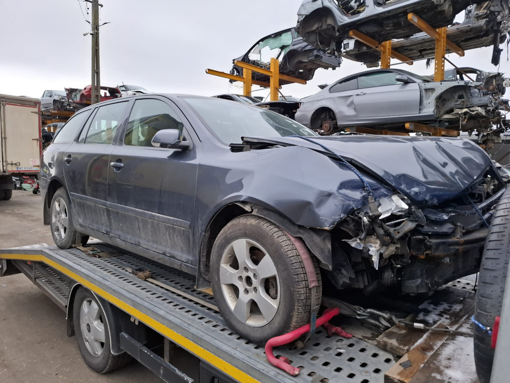 Usa portiera dreapta fata Skoda Octavia 