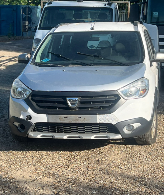 Usa / Portiera fata dreapta Dacia Lodgy 