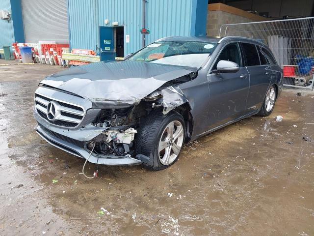 Usa / Portiera fata dreapta Mercedes-Ben