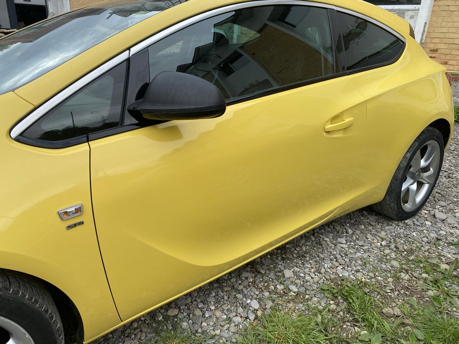 Usa / portiera stanga / dreapta Opel Ast