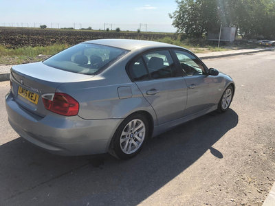 Usa spate BMW E90 trei culori disponibile