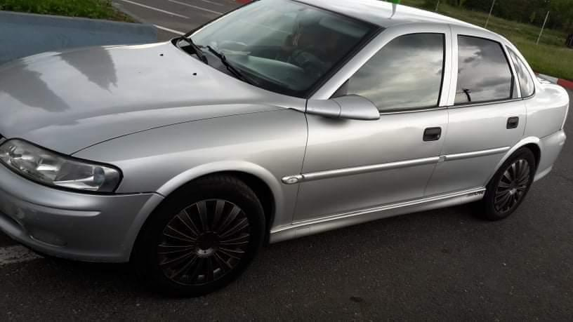 Usa spate Opel Vectra B 2000