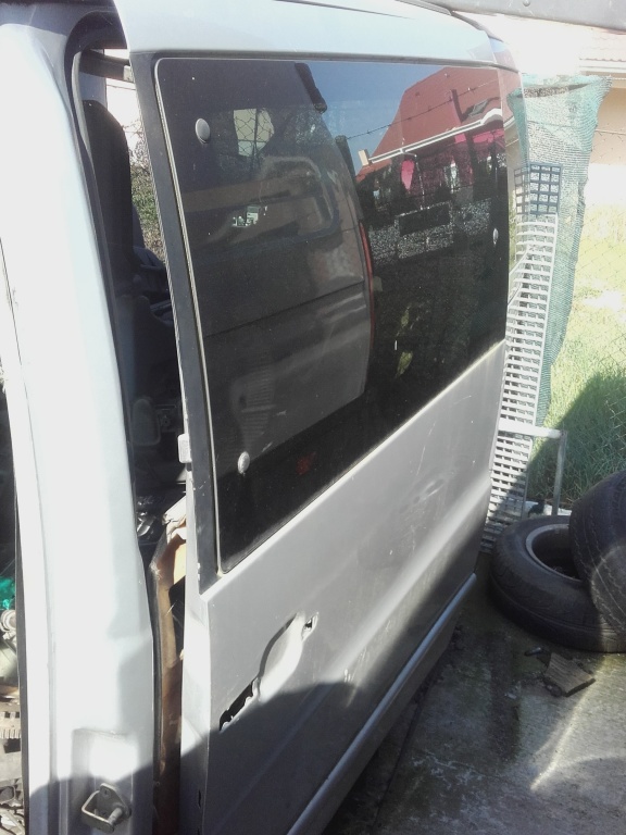 Usa stanga culisanta Mercedes Vito cu geam W638 mo