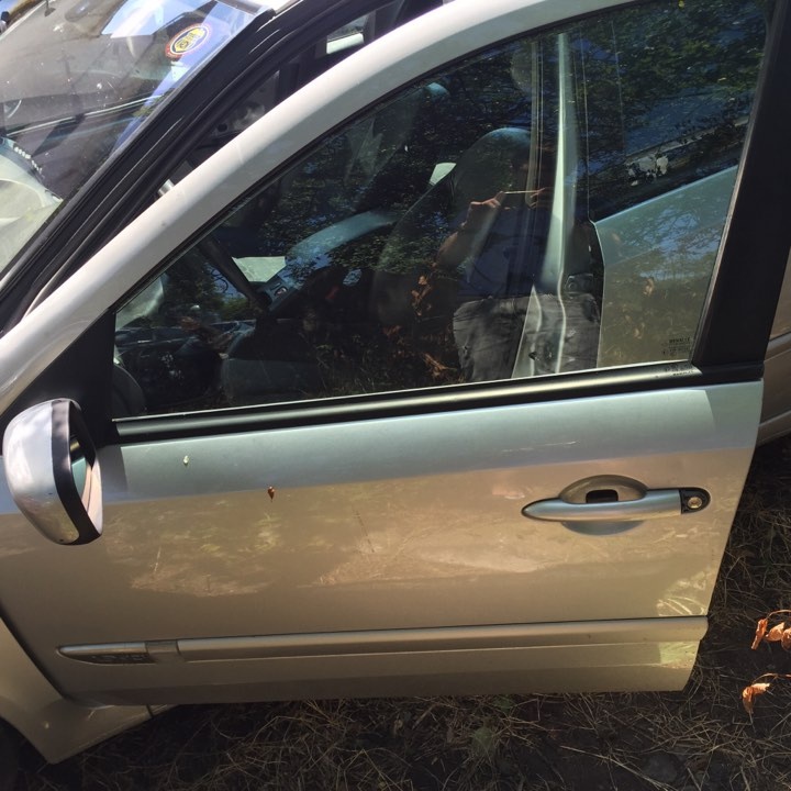 Usa stanga/dreapta fata Renault Laguna 2 facelift 2.0 DCI M9R 2007