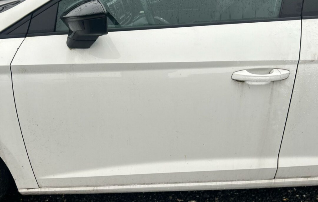 USA STANGA/DREAPTA - FATA/SPATE - SEAT LEON - AN 2013