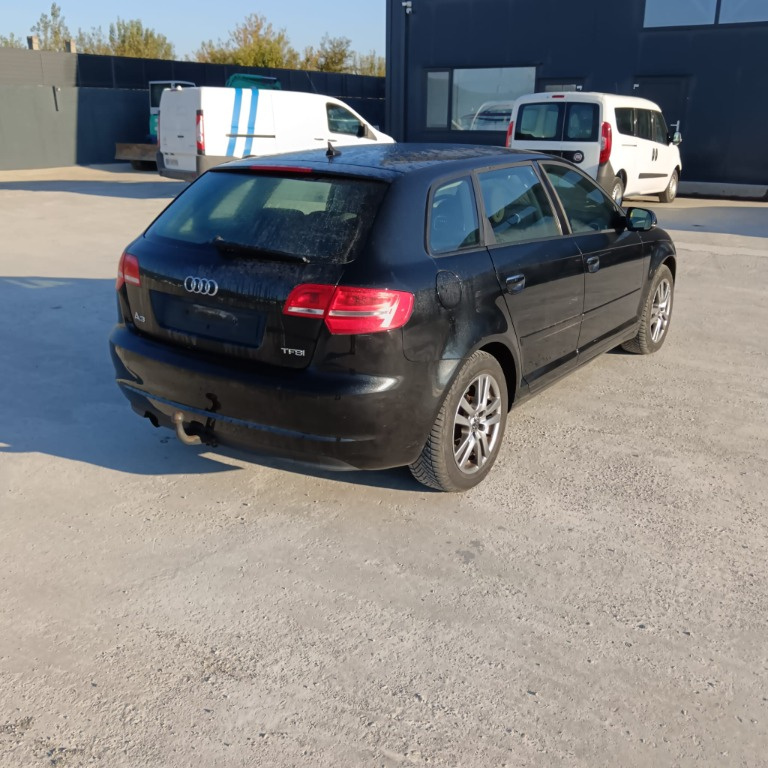 Usa stanga fata Audi A3 8P 2011 Hatchbac