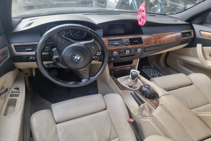 Usa stanga fata BMW E61 2008 break 2.0