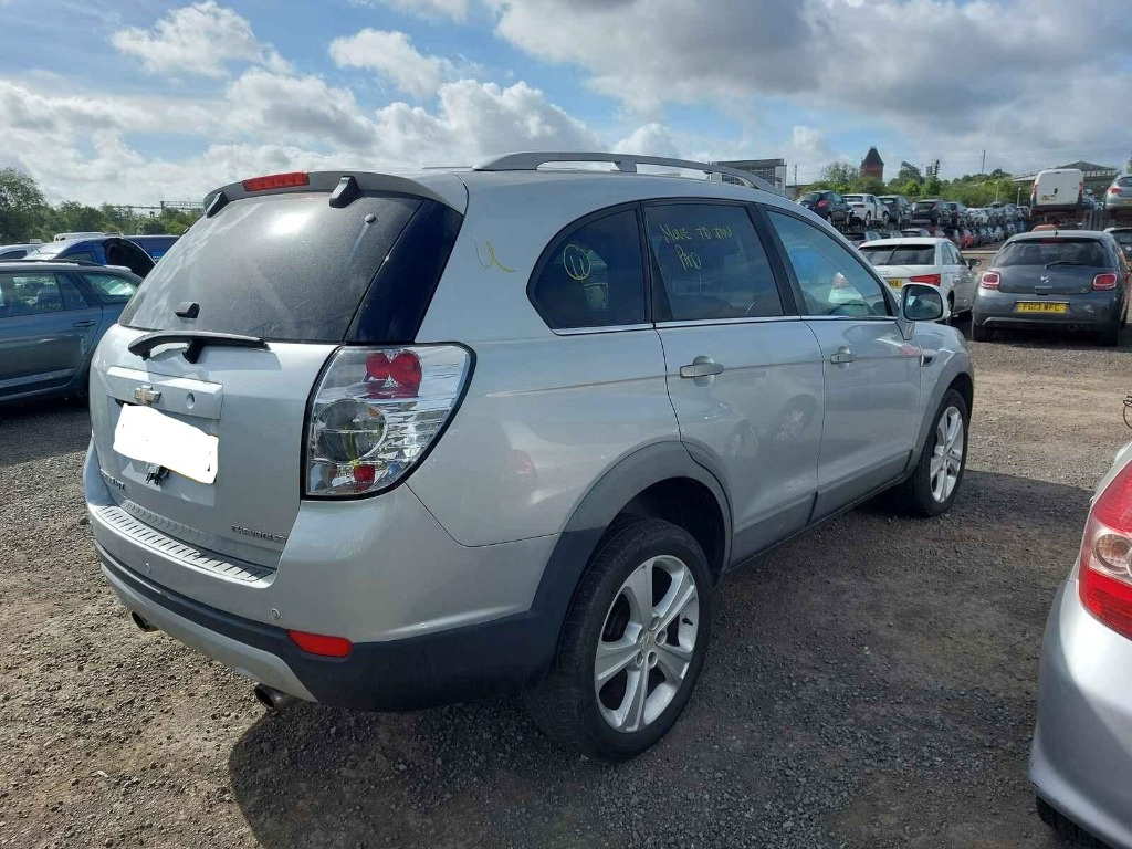 Usa stanga fata Chevrolet Captiva 2012 S