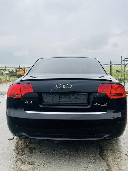 Usa stanga fata complet echipata Audi A4 B7 2008 berlina 3.0