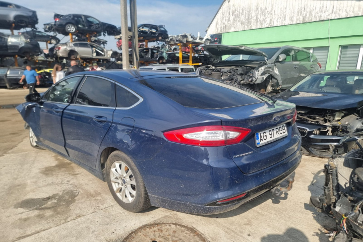 Usa stanga fata complet echipata Ford Mo