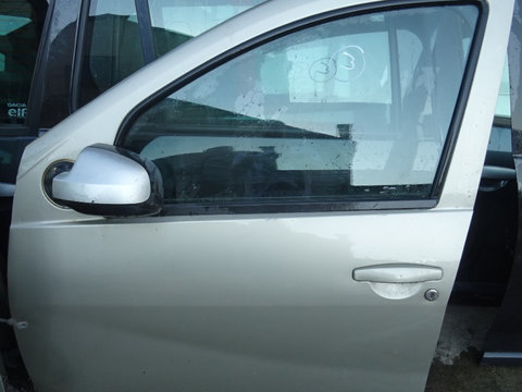 Usa stanga fata Dacia Duster din 2012 completa fara oglinda