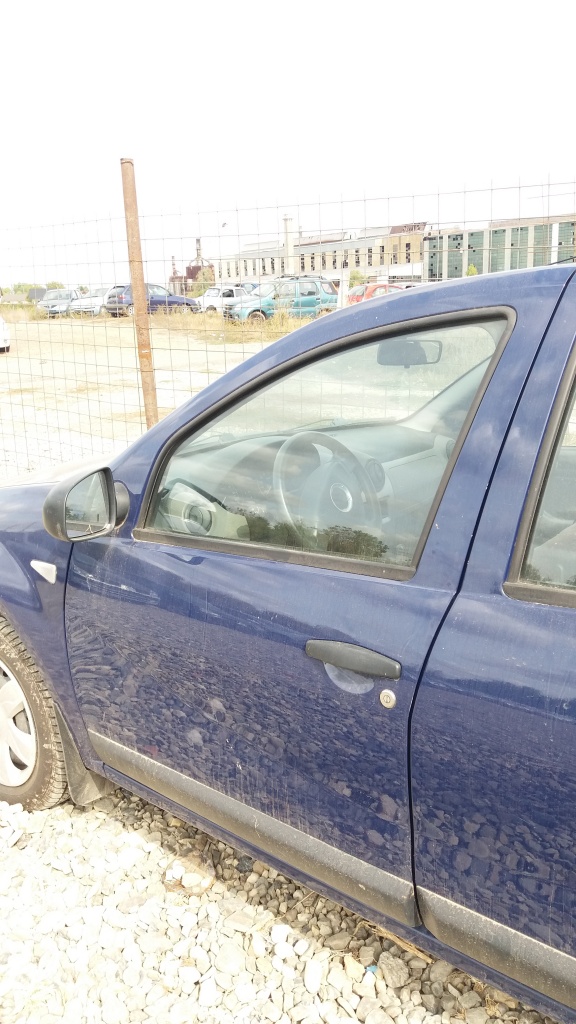 Usa stanga fata Dacia Sandero 2008 HATCHBACK 1.6