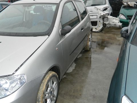 Usa stanga fata Fiat Punto model 2006