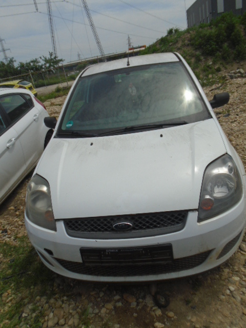 Usa stanga fata Ford Fiesta 5 2006 Hatchback Coupe 1.4