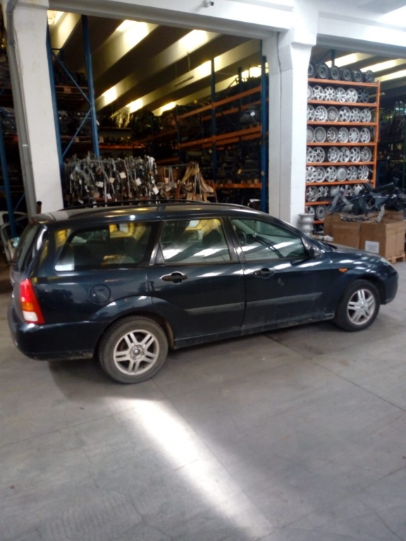 Usa stanga fata Ford Focus 2000 Break 1.