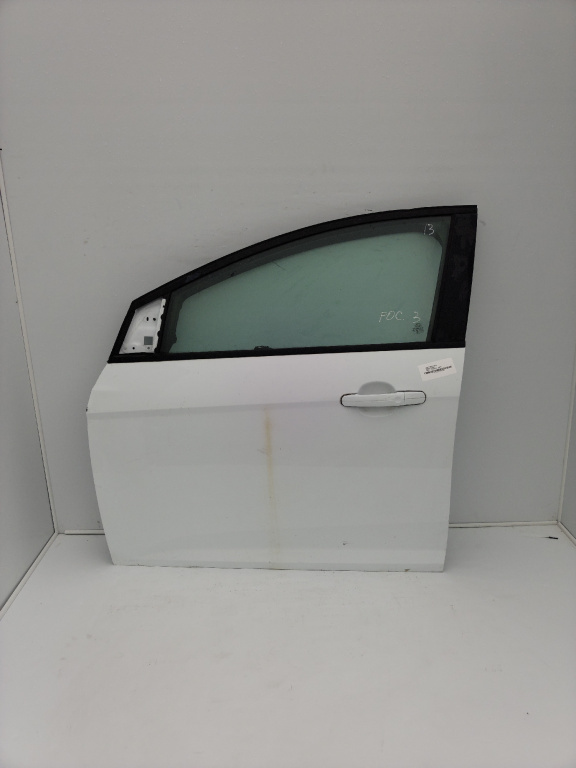 Usa stanga fata Ford Focus 3 an 2013 cod piesa 2147846